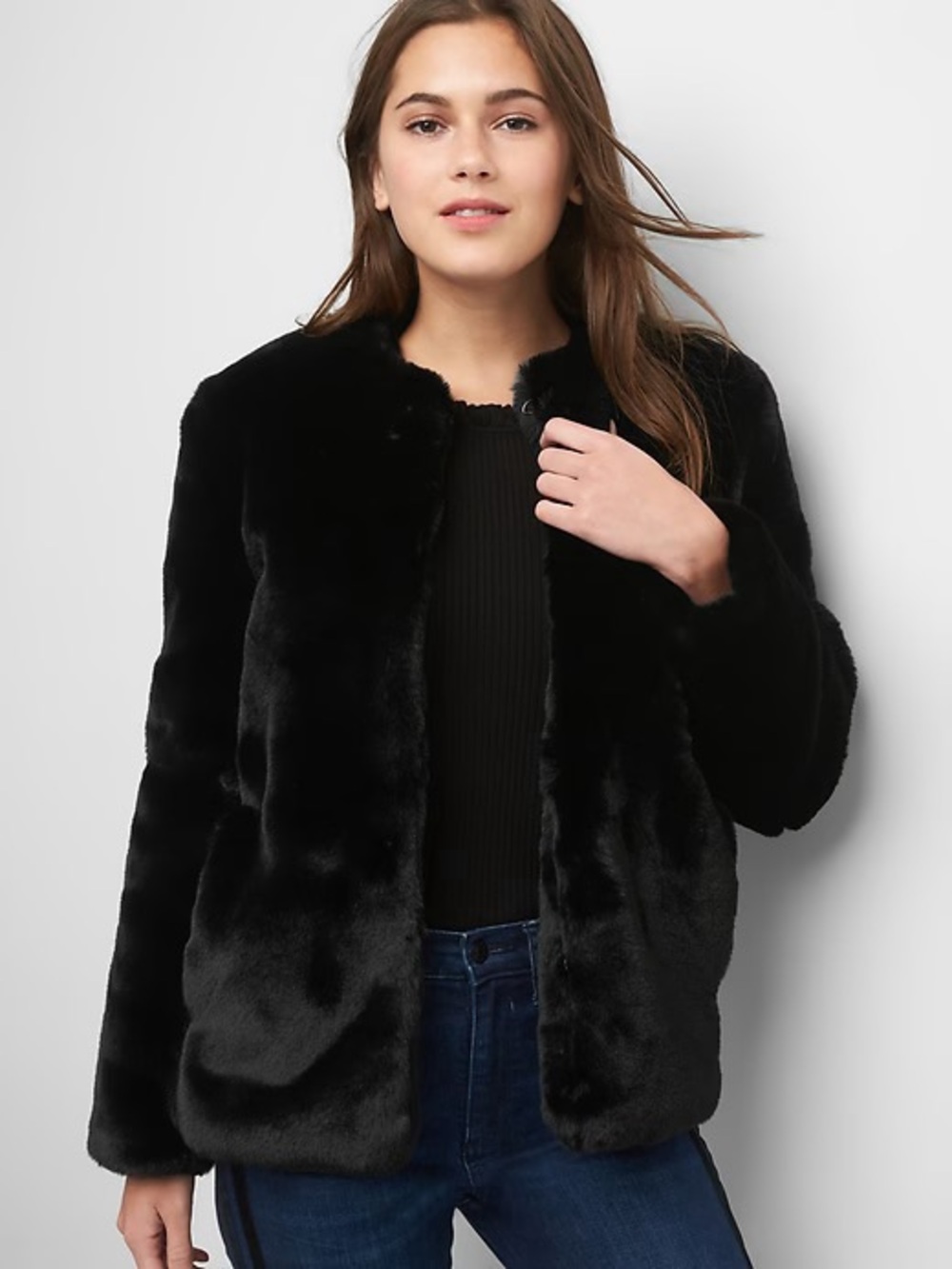 GAP Women's Black Oversized Faux-Fur Jacket